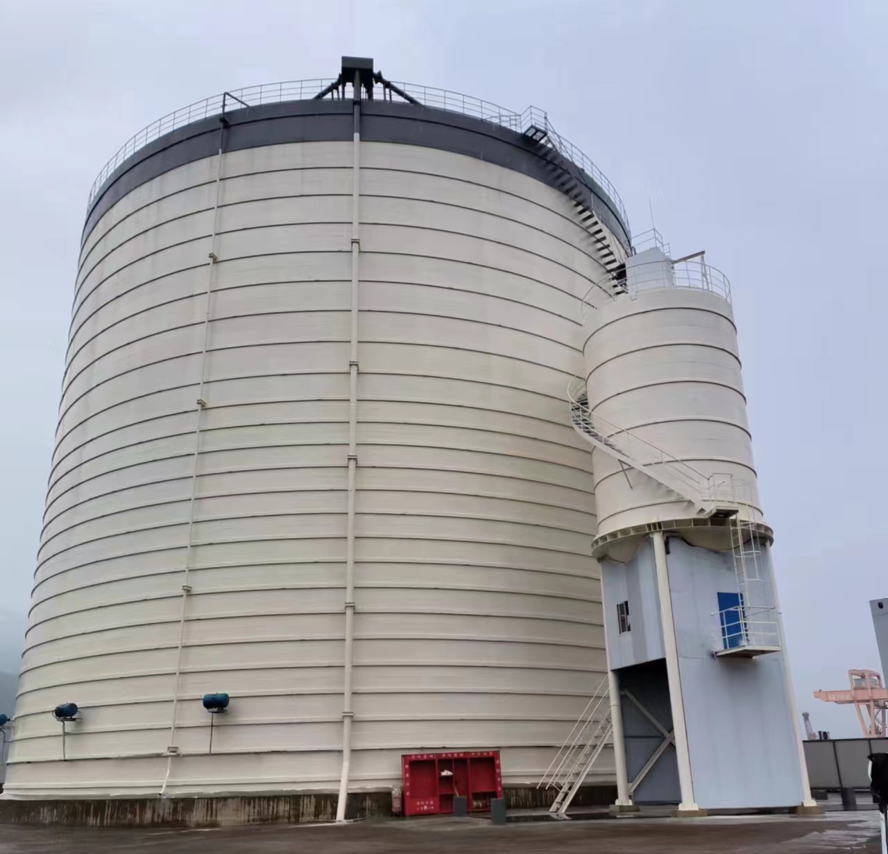 伊吾10万吨水泥钢板库